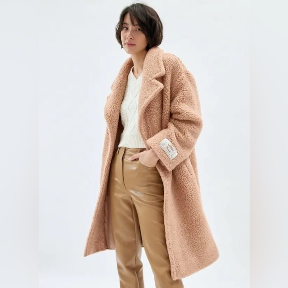 Aritzia wool and cashmere teddy coat - Picture 3 of 9